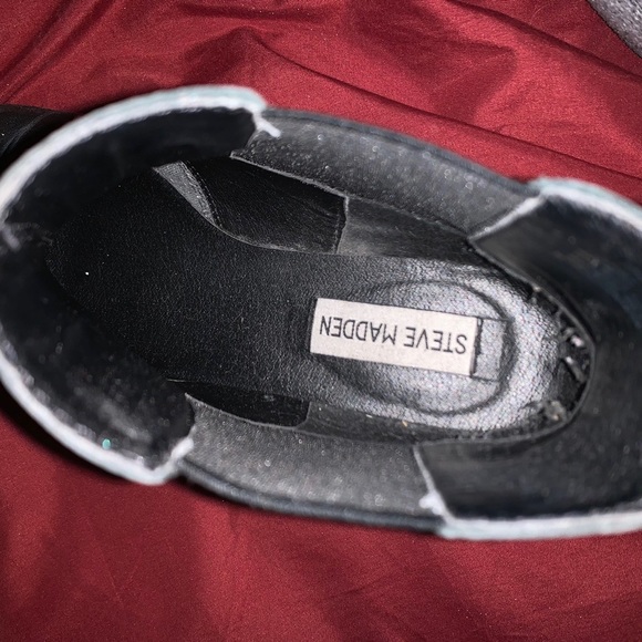 Authentic Leather Steve Madden Boots - Picture 2 of 4